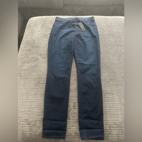 NWT JEN 7 by 7 for all Mankind size 10
Inseam 31”
Comfort & Skinny - Picture 3 of 7